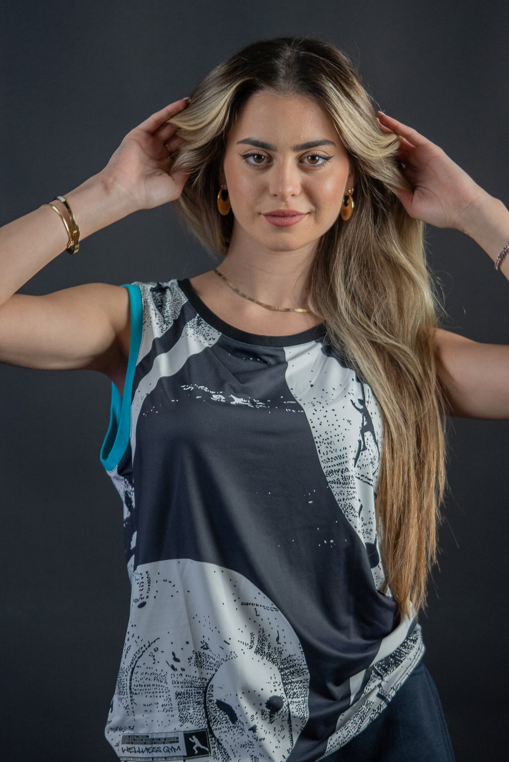 Monochrome Flow Tank